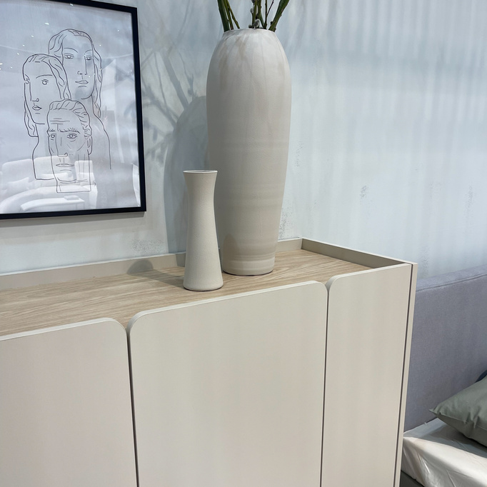 Nowoczesna komoda młodzieżowa na nóżkach 150 cm LISSARO